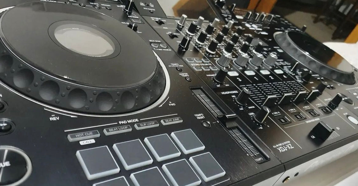 Pioneer DJ XDJ-XZ Professional All-in-One DJ Controller System [USED]