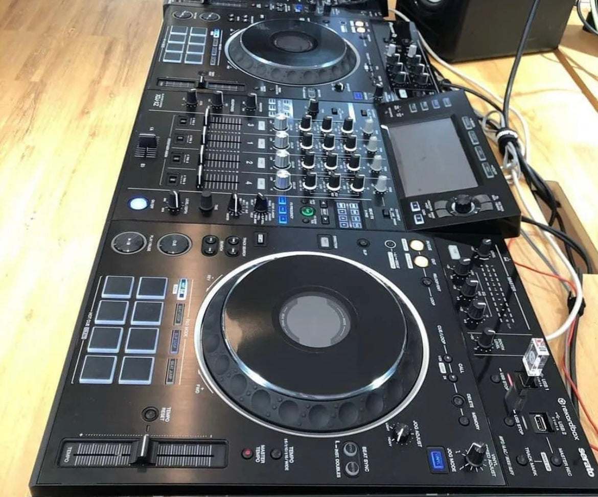 Pioneer DJ XDJ-XZ Professional All-in-One DJ Controller System [USED]